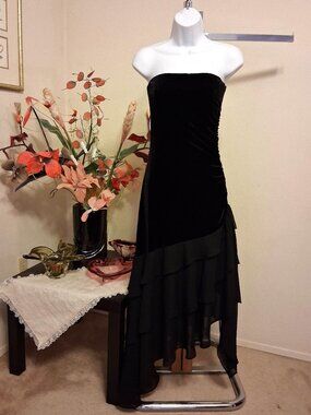 Vintage M Collection Ruffle Evening Gown – Elegant Retro Black Cocktail Dress 4